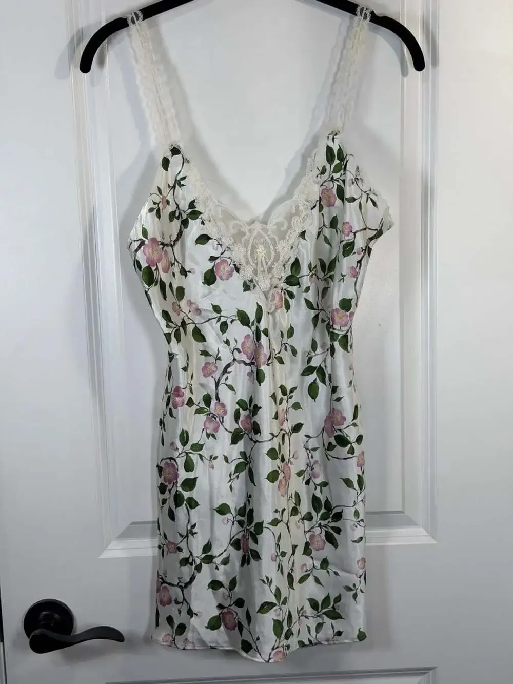 California Dynasty Vintage Floral Lace Trim Satin Chemise Nightgown Size Small